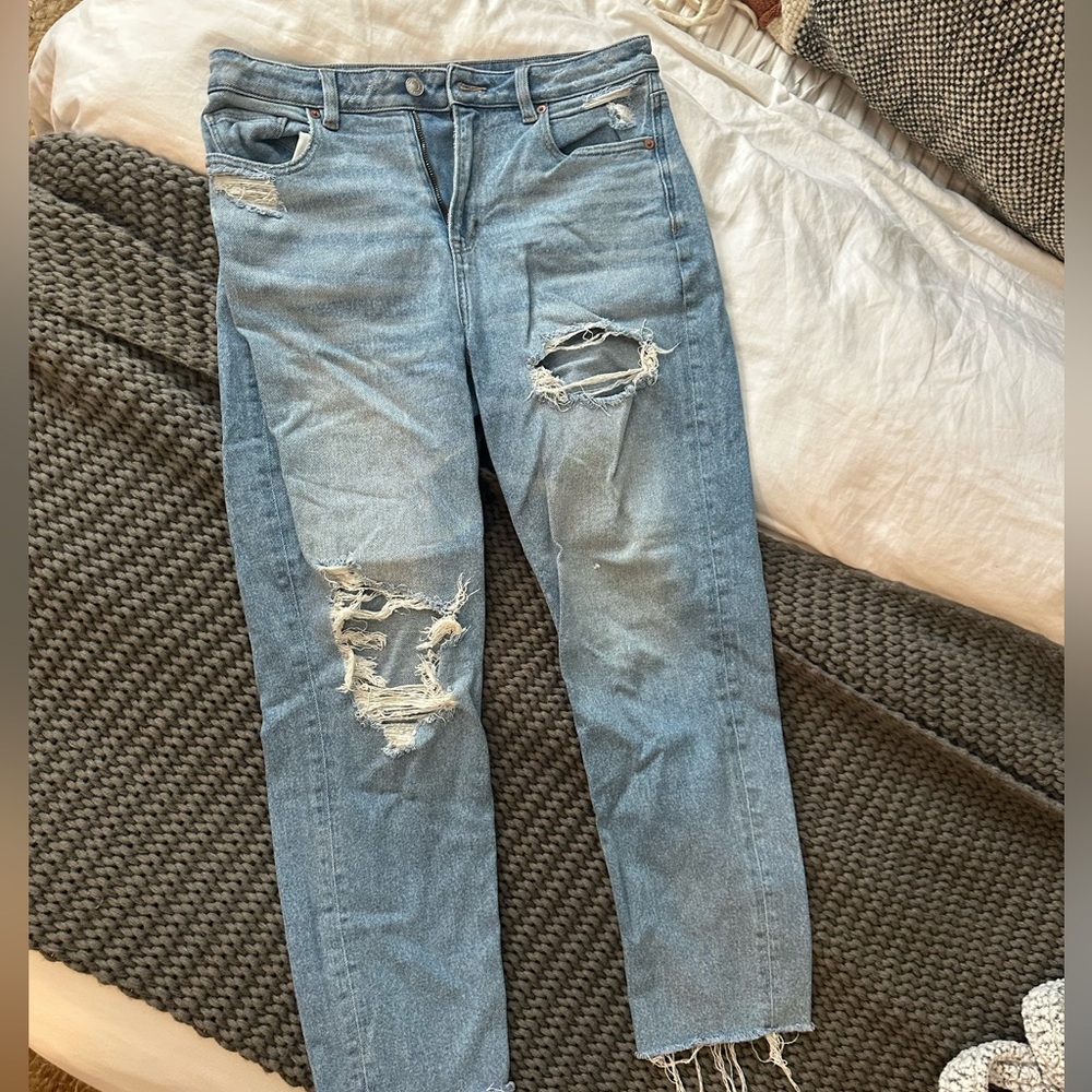 AE Stretch Mom Jeans - Women’s 8 - Light Blue Distressed Denim - High Rise